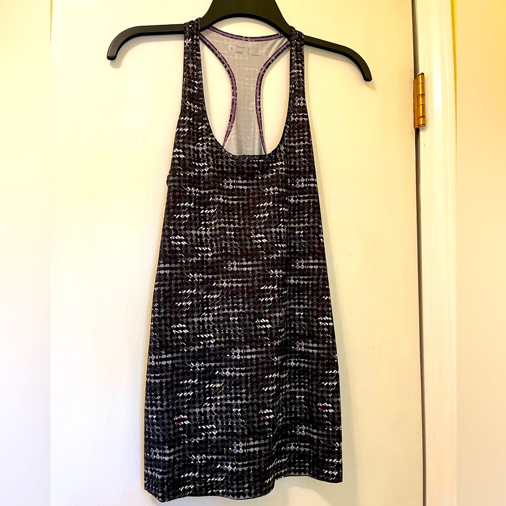 🌟 2/$12 Xersion Black White Racerback tank top athletic sport shirt Size Small